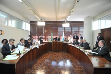Porte de armas funcional para agentes penitenciários é aprovado na CCJ