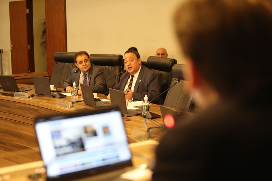 batatinha e hussein requerimento