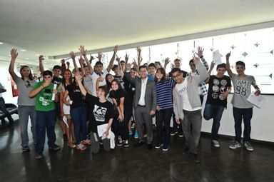 Estudantes de Curitiba e de Campo Largo visitam a Assembleia Legislativa