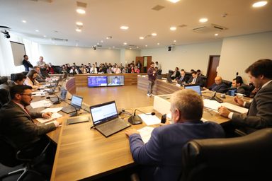 Votação de projeto que multa usuários de drogas é novamente adiada na CCJ