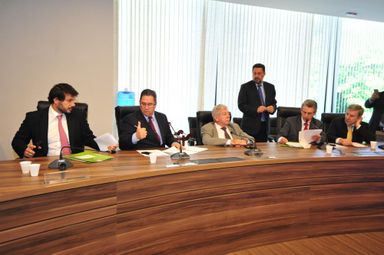 Projeto tratando de dívidas tributárias é aprovado pela Comissão de Constituição e Justiça