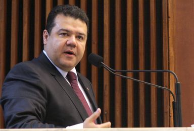 Deputado comemora possível proibição do cheque caução em todo o país