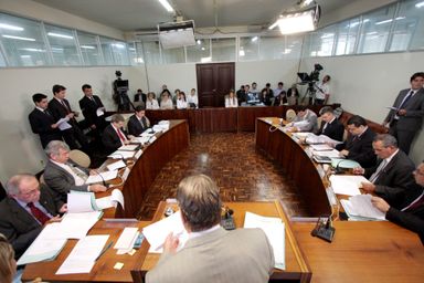 CCJ rejeita projeto que pretendia sustar reajuste de tarifas da Sanepar