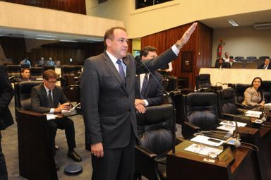 Stephanes Junior assume vaga do deputado Artagão Junior na Assembleia Legislativa