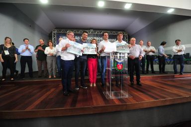 Interiorização em Ponta Grossa termina com lançamento de programa habitacional para idosos