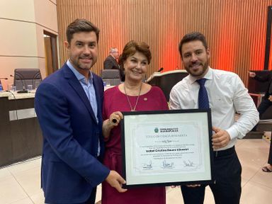 Deputada Cristina Silvestri (PSDB) recebe título de cidadã benemérita de Guarapuava
