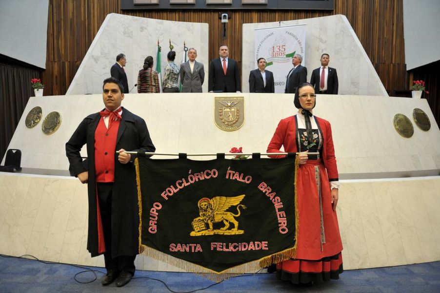 Homenagem santa felicidade
