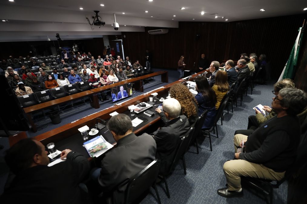 Audiência na Assembleia debate medidas para reduzir impactos da deriva de agrotóxicos no Paraná