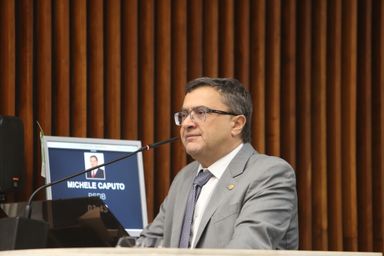 Deputado destaca indústrias que passaram a produzir equipamentos de proteção para profissionais de Saúde