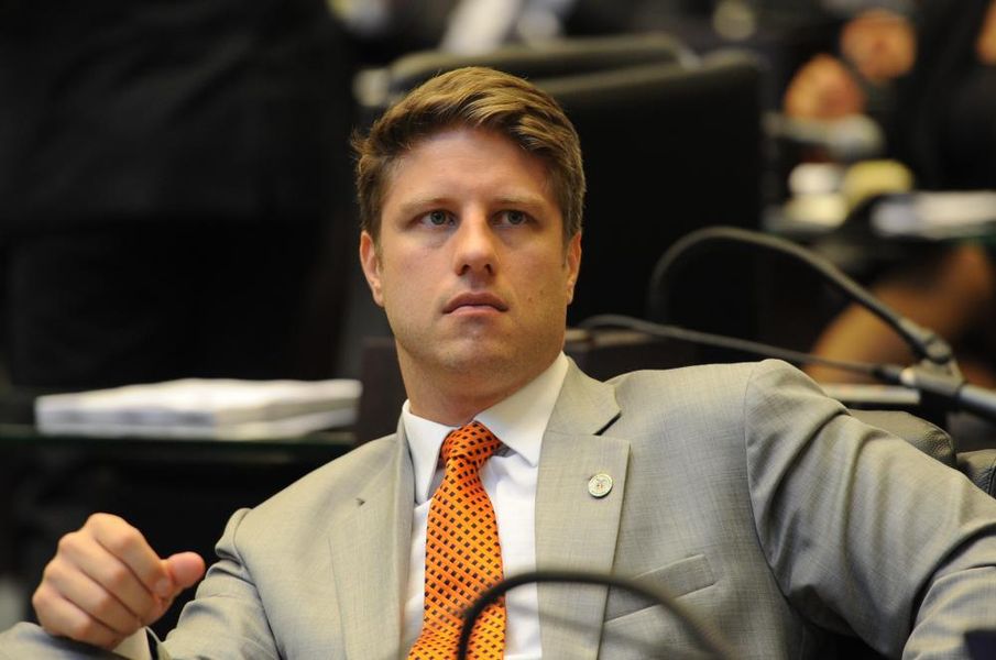 Requião Filho materiais escolares