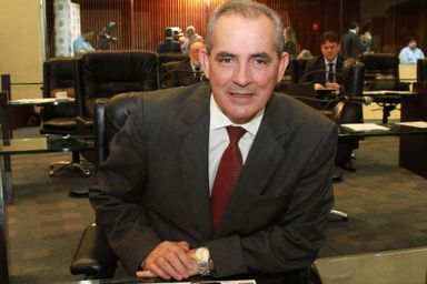 Nereu Moura: orador eloquente e um dos recordistas na apresentação de projetos de lei