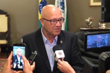 Reforma tira o abono salarial de 1,5 milhão de paranaenses, denuncia deputado Romanelli