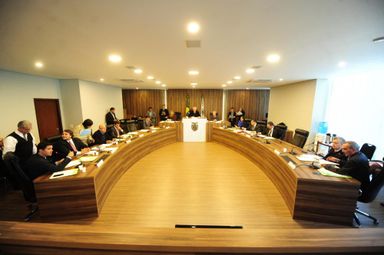 CCJ examina projeto que institui moratória para o uso do "fracking" na exploração de gás de xisto