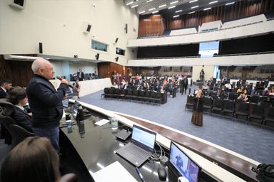 Parlamento Universitário serve para despertar os jovens para a vida pública e formar novas lideranças políticas, diz Traiano