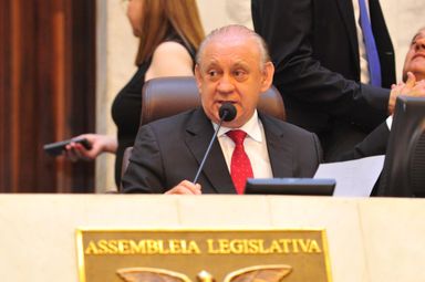 Projeto que normatiza funcionamento de clínicas de estética no Paraná segue para sanção do governador