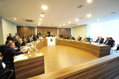 CCJ aprova projeto que visa instituir o Programa Escola sem Partido