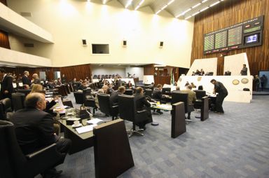 Deputados aprovam 24 projetos e 32 indicações legislativas