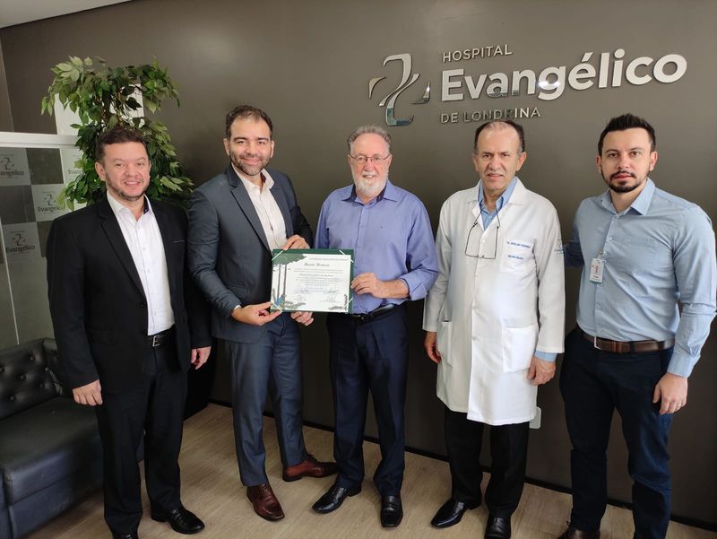 Turini homenagem hospital evangélico