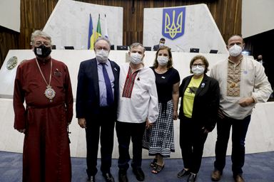 Refugiados da Ucrânia equivalem a quatro grandes cidades do Paraná. "Uma tristeza", diz deputado Turini