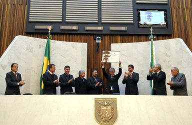 Norberto Ortigara é homenageado na Assembleia Legislativa com o título de Cidadão Honorário do Paraná