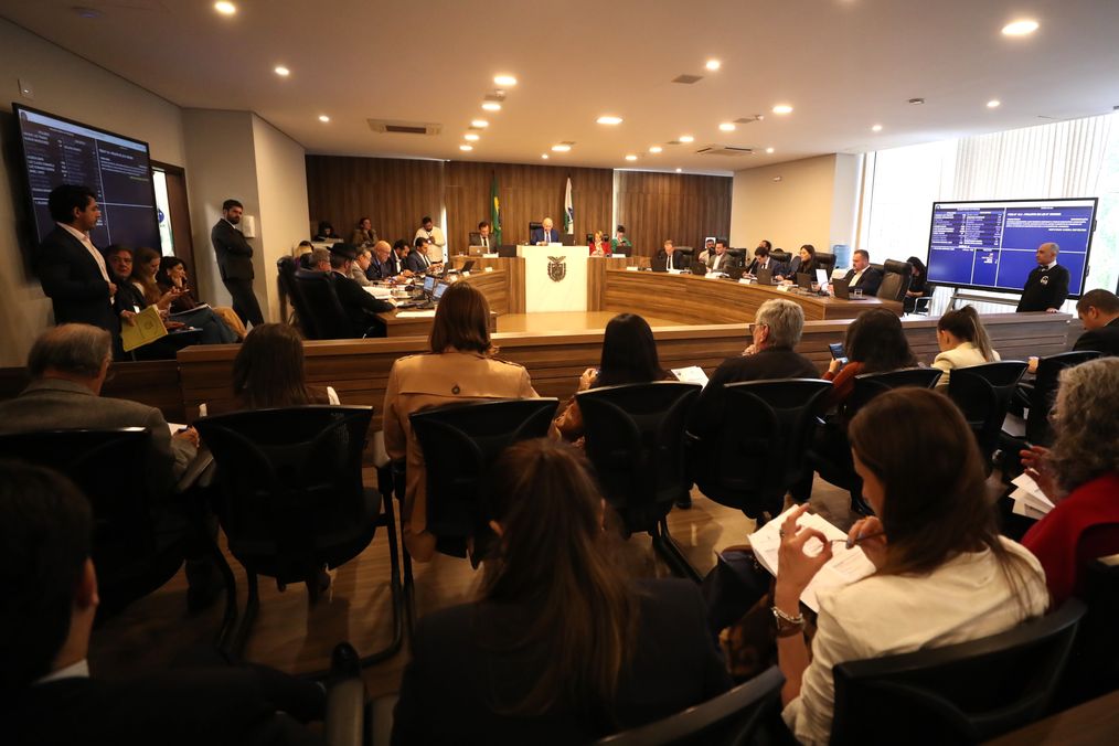 Operações de crédito de US$ 150 milhões ao Executivo avançam na CCJ, mas recebem pedido de vista na Comissão de Finanças