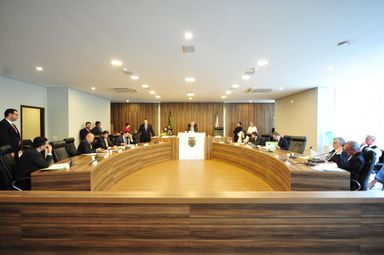CCJ aprova alterações no Programa Família Paranaense