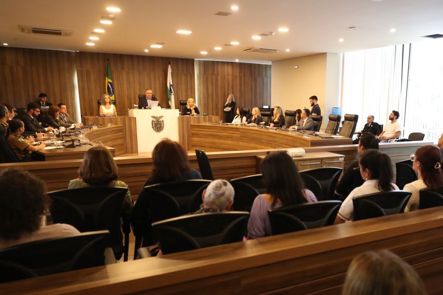 mesa redonda esquiz