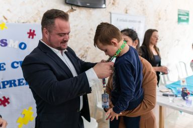 “Abril da Inclusão promove avanços e celebra direitos das pessoas autistas”, diz deputado Alisson Wandscheer (SD)