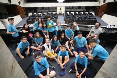 Alunos do Colégio Integral visitam a Assembleia