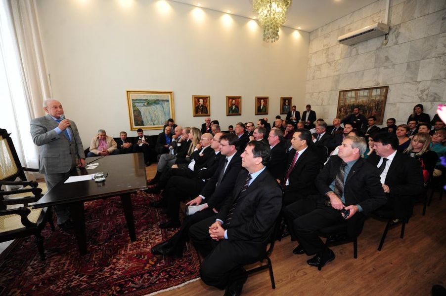 Encontro deputados e setor empresarial. 05/07/2016