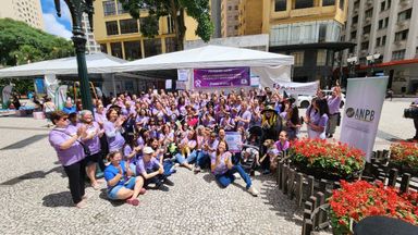 Mobilização do Fevereiro Lilás movimenta ruas do centro de Curitiba