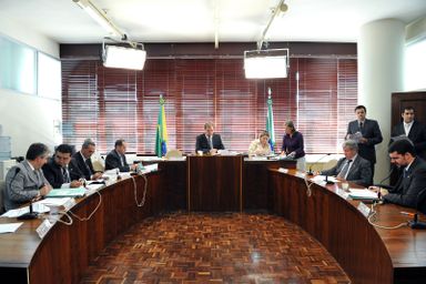 CCJ faz sessão extraordinária para votar substitutivo a projetos do Judiciário