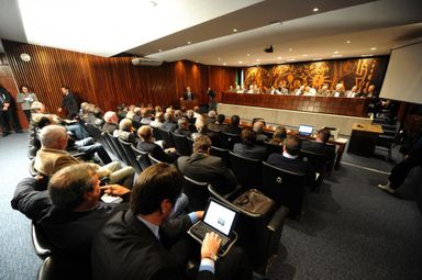 Assembleia debate reconhecimento do Paraná como estado livre da febre aftosa sem vacinação