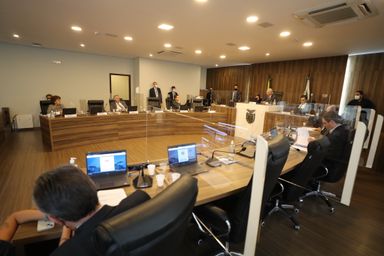 Deputados dão primeiro passo para aprovar pacote do governo para o funcionalismo