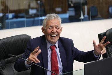 Sempre a serviço da comunidade, Luiz Carlos Martins conclui 34 anos de mandatos populares