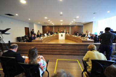 CCJ aprova projetos para promoção de ações educativas nas áreas de saúde e segurança