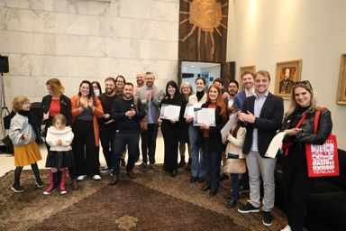 Vencedores do prêmio Curitiba Mais Criativa são homenageados na Assembleia Legislativa do Paraná