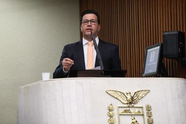Deputado Arilson quer saber de quem é a responsabilidade pelo abandono das rodovias do PR