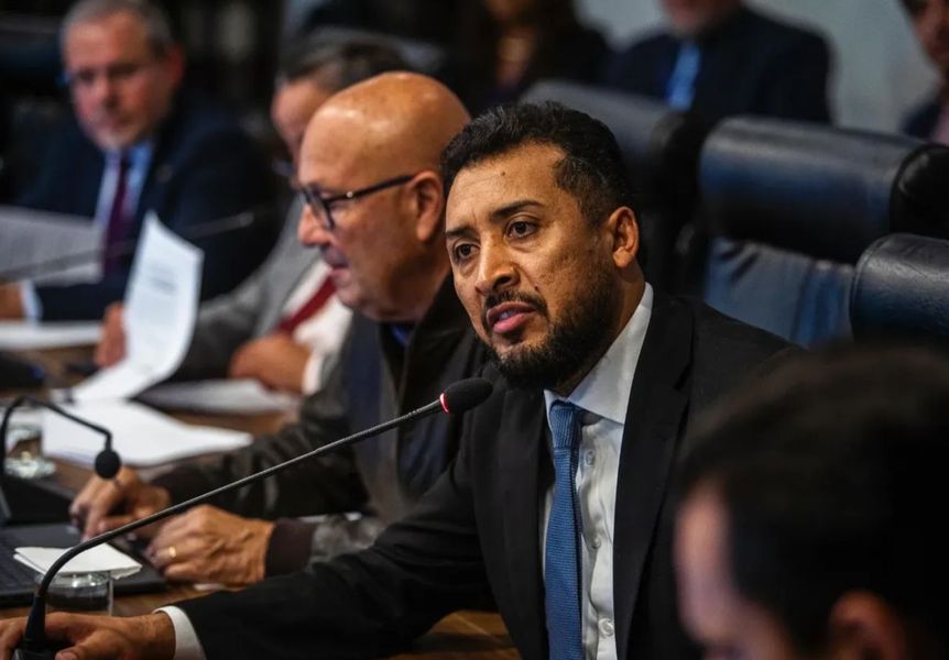 adriano josé violencia infantil