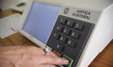 Aos 90 anos do voto feminino, deputadas defendem aumento da participação política das mulheres