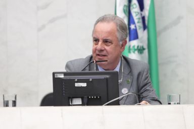 Presidente do CRM-PR vai falar sobre os problemas provocados pelo cigarro eletrônico