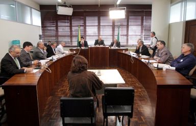 Comissões discutem inspeção de pulverizadores de agrotóxicos com entidades do setor agrícola