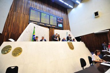 Assembleia aprova extinção de 50 cargos que garantirá economia anual de R$ 614 mil