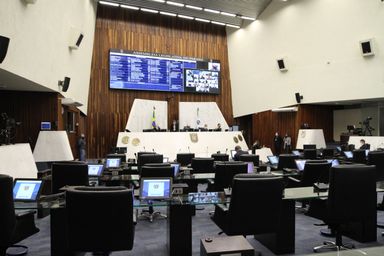 Segue para sanção projeto que regula oferta de empréstimos por telefone a aposentados e pensionistas