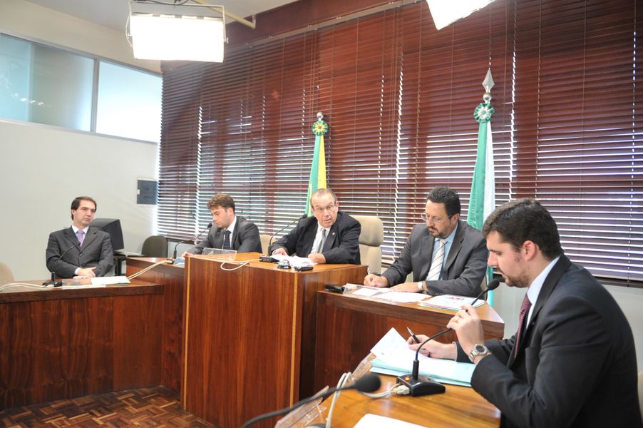 Deputados comissao finanças