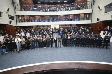 CACs são homenageados em concorrida sessão solene na Assembleia