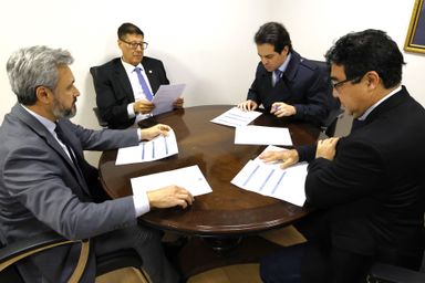 Comissão de Indústria e Comércio aprova projetos de incentivo a data centers, direitos das mulheres e valorização de evento em Piraquara
