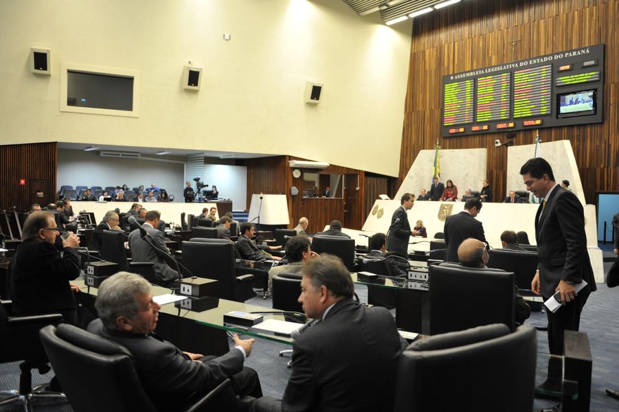 Visão geral do plenário durante a sessão desta quarta-feira (08).