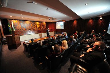 Palestra sobre a formação de equipes de alto rendimento é apresentada na Assembleia Legislativa