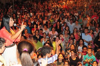 Cerca de quatro mil pessoas participaram do "Viva Verão com Cristo 2013"